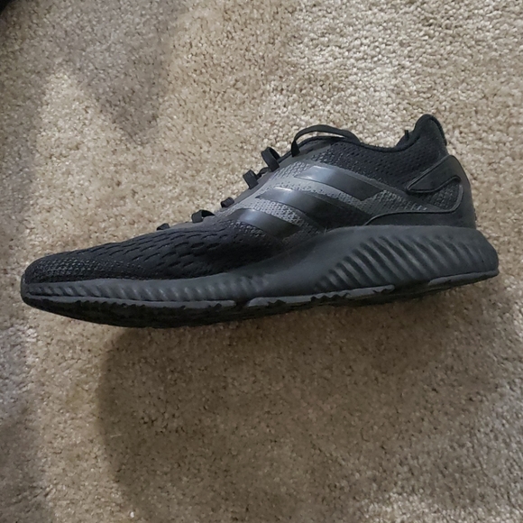 ADIDAS SHOES - Picture 3 of 5